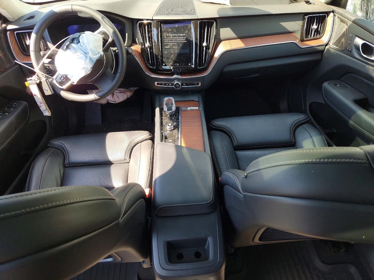 2024 Volvo Xc60 Ultimate - zdjęcie 8
