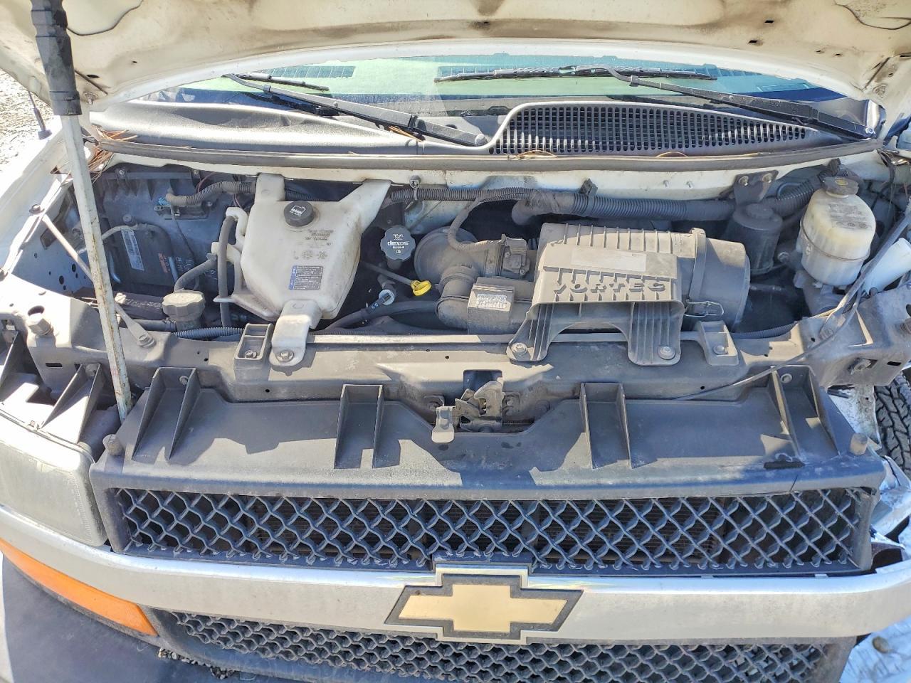 2017 Chevrolet Express G2500 - zdjęcie 12