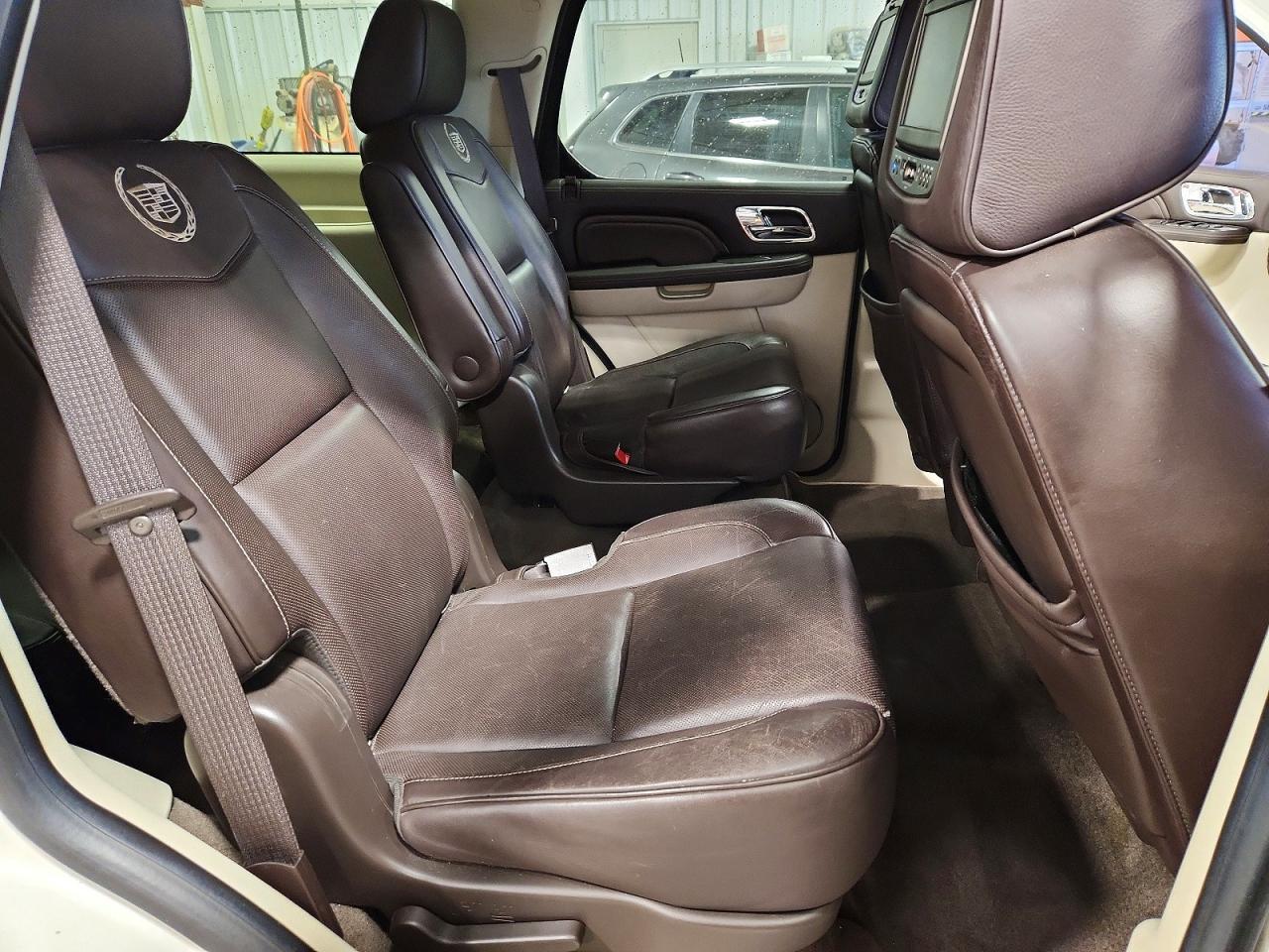 2014 Cadillac Escalade Platinum - zdjęcie 11