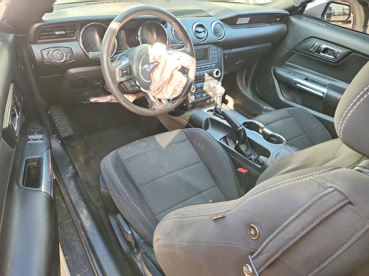 2015 Ford Mustang - zdjęcie 8