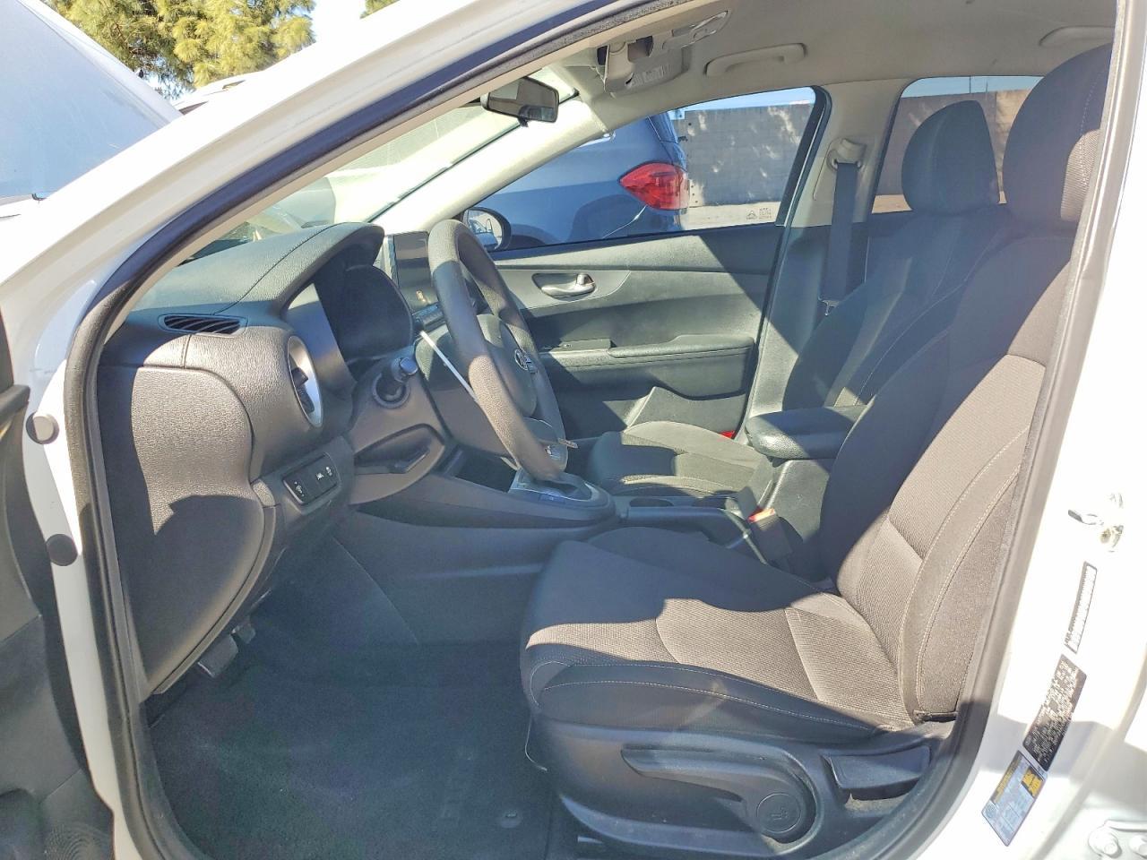 2019 Kia Forte Lxs - zdjęcie 7