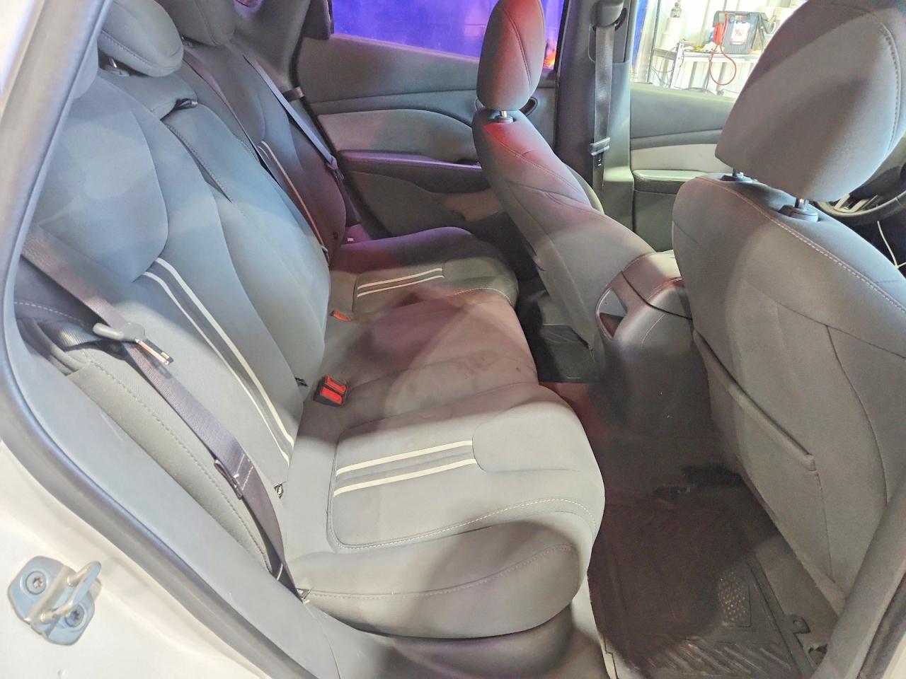 2013 Dodge Dart Sxt - zdjęcie 10