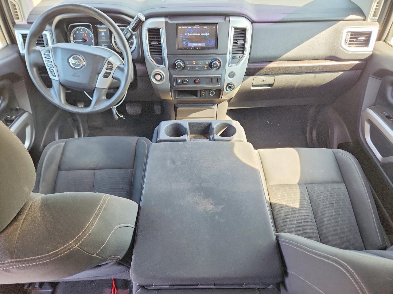 2017 Nissan Titan Sv - zdjęcie 8