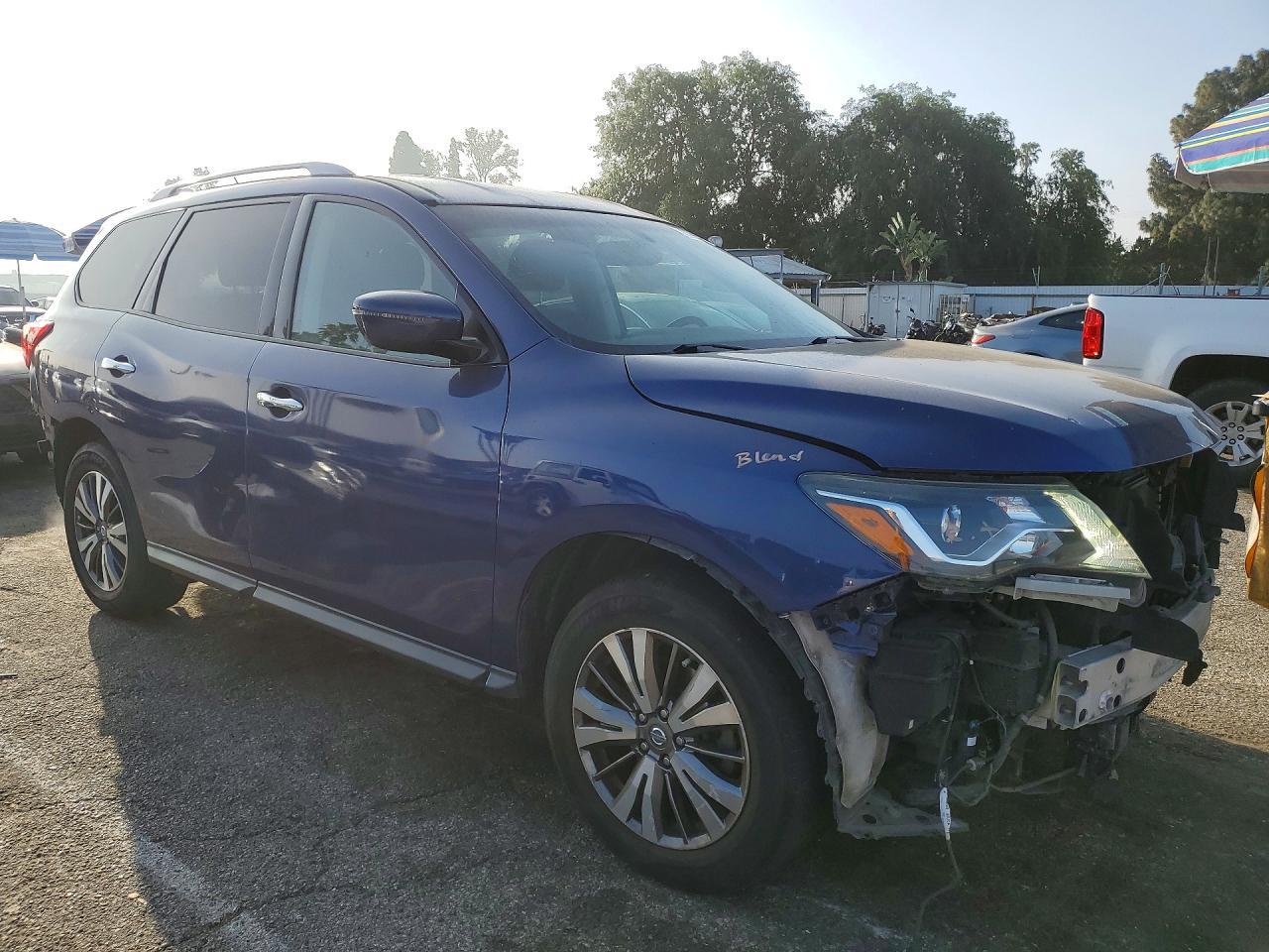 2018 Nissan Pathfinder Sv - zdjęcie 4