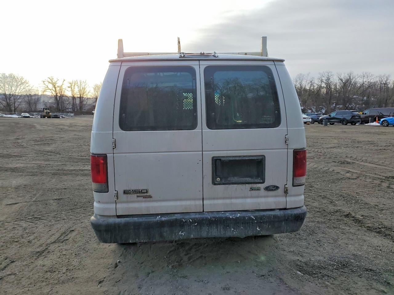 2014 Ford Econoline E150 Van - zdjęcie 6