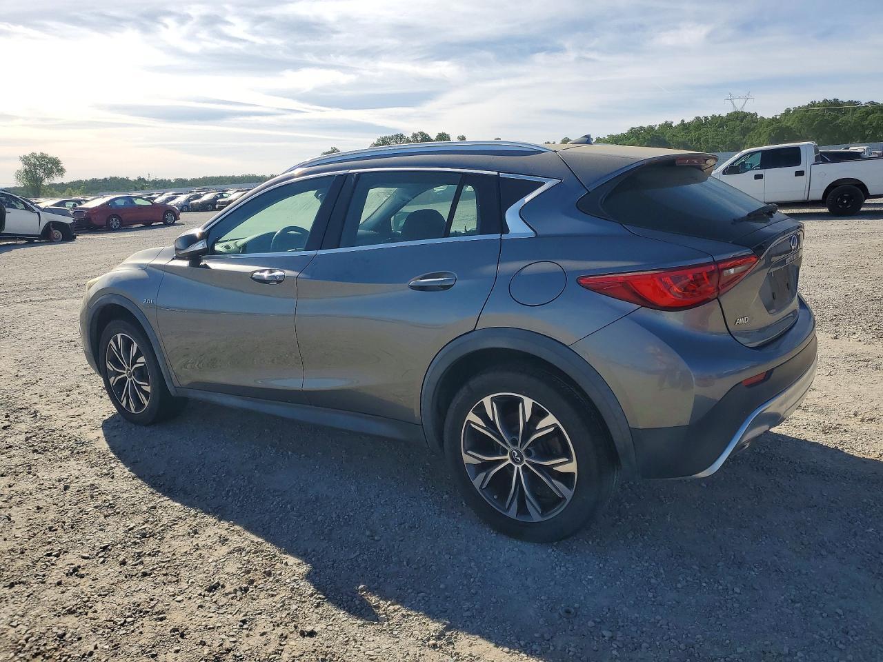 2017 Infiniti Qx30 Luxury - zdjęcie 2