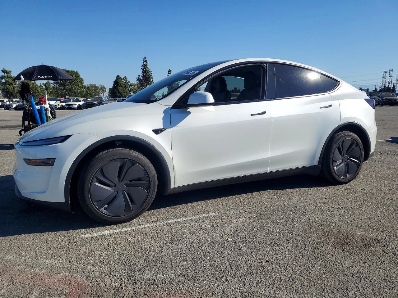 2026 Tesla Model Y - zdjęcie główne