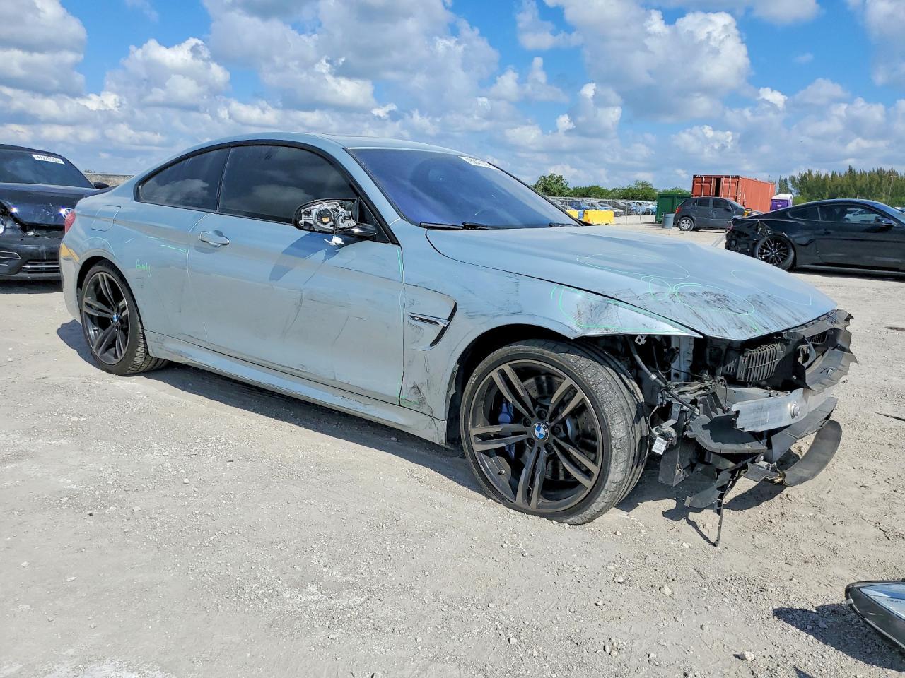 2016 BMW M4 - zdjęcie 4