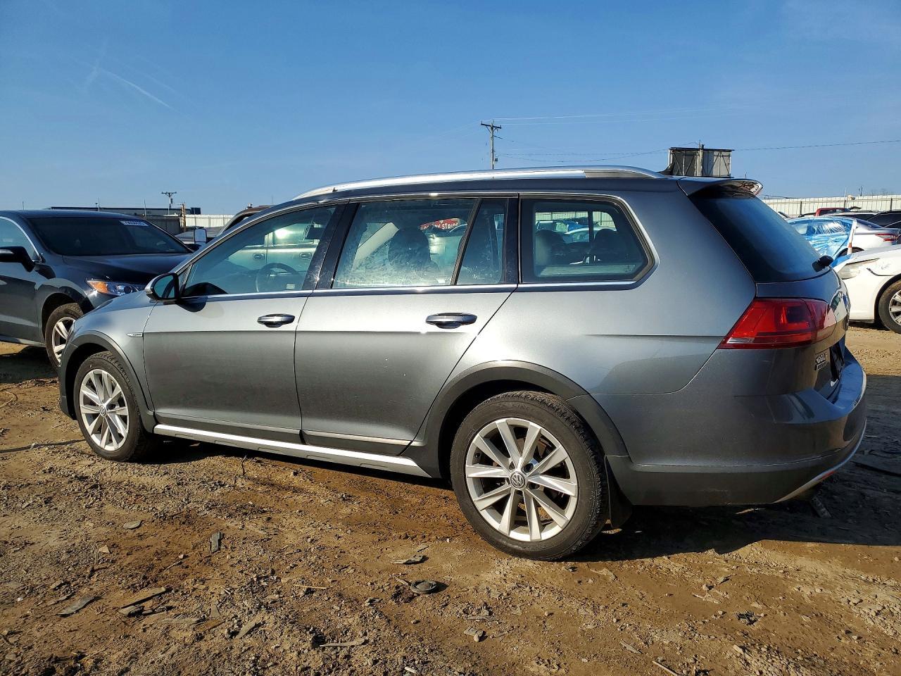 2017 Volkswagen Golf Alltrack S - zdjęcie 2