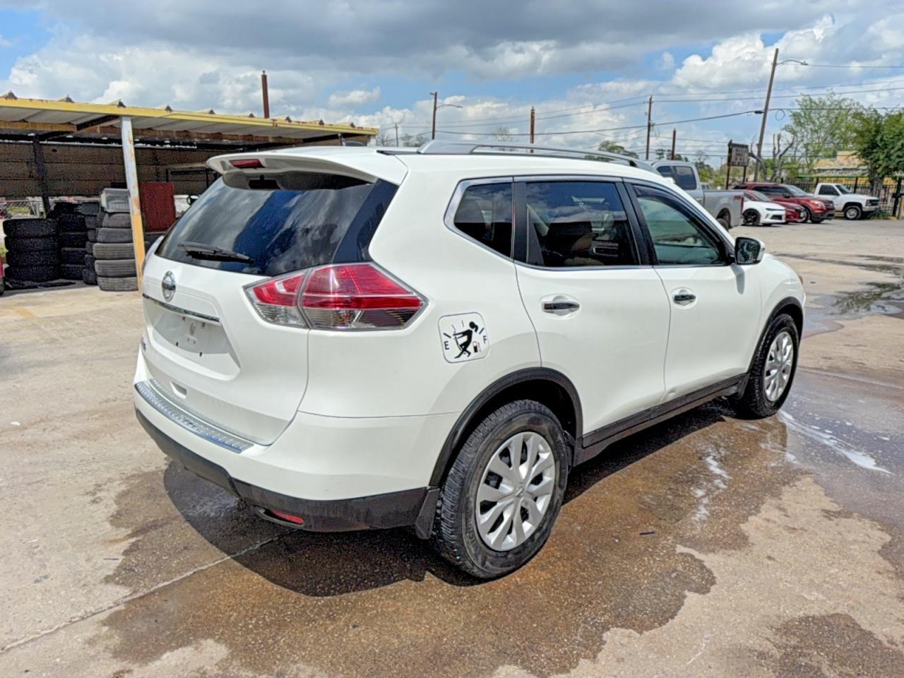 2016 Nissan Rogue S - zdjęcie 4