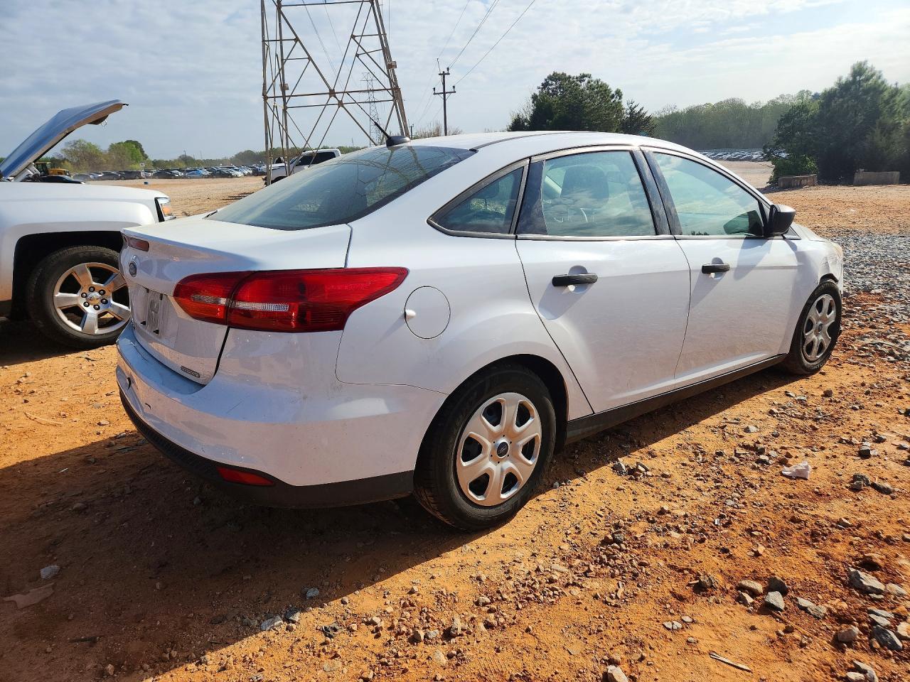 2016 Ford Focus S - zdjęcie 3