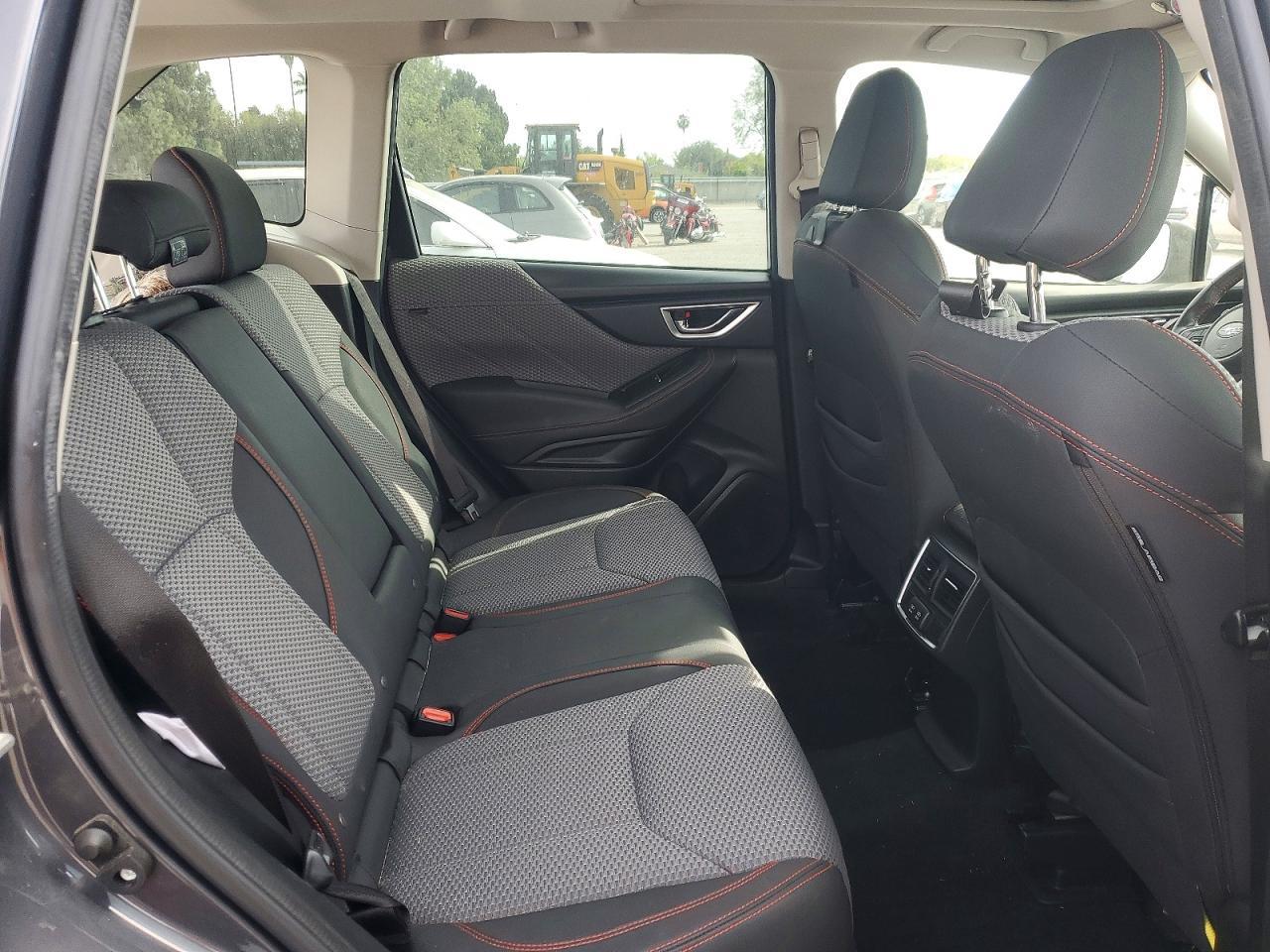 2021 Subaru Forester Sport - zdjęcie 11