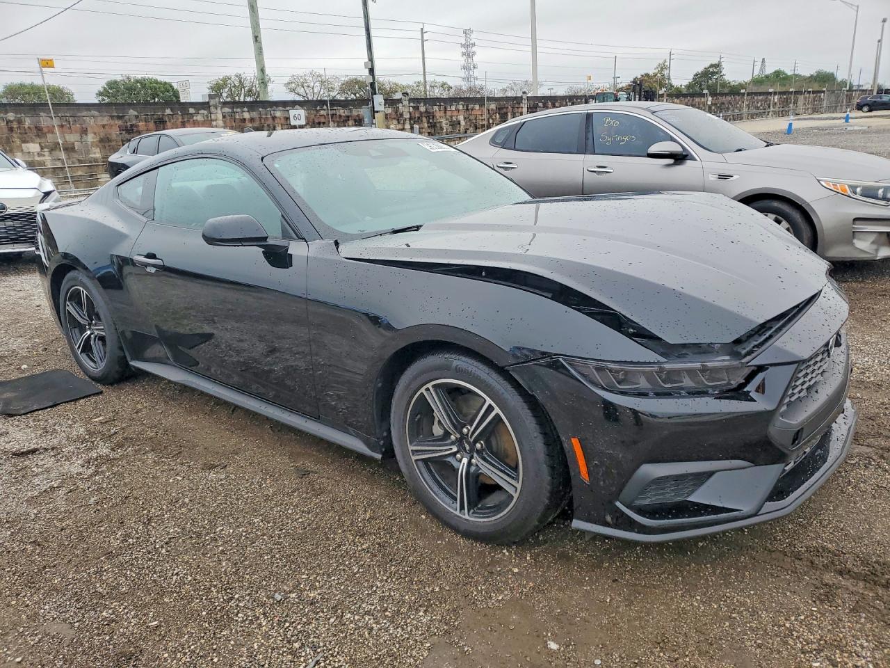 2025 Ford Mustang - zdjęcie 4