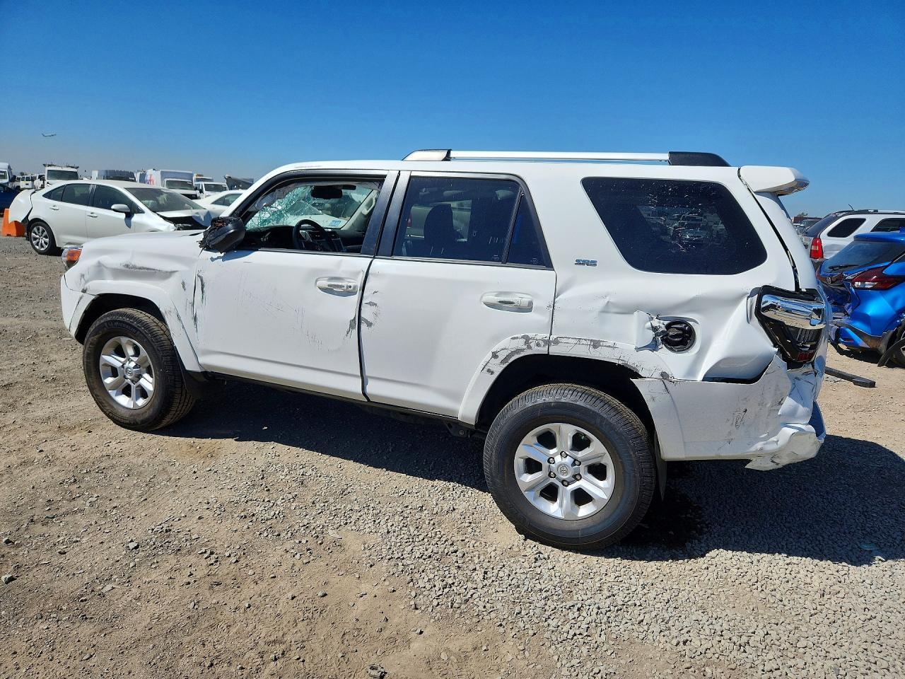 2022 Toyota 4Runner Sr5 - zdjęcie 2
