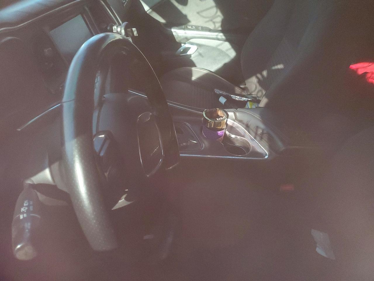 2016 Dodge Challenger R - zdjęcie 9