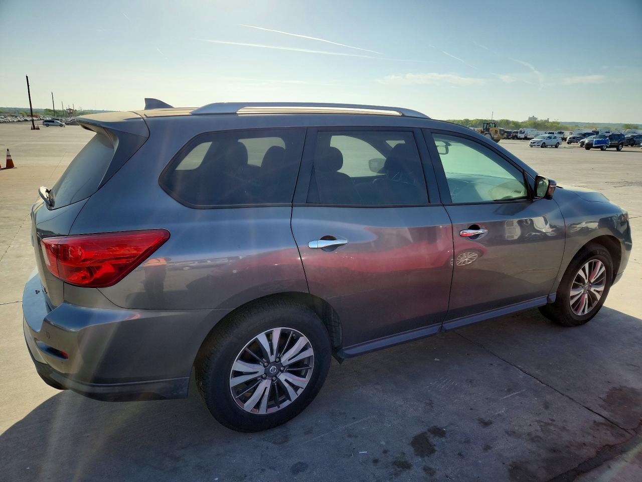 2019 Nissan Pathfinder Sl - zdjęcie 3