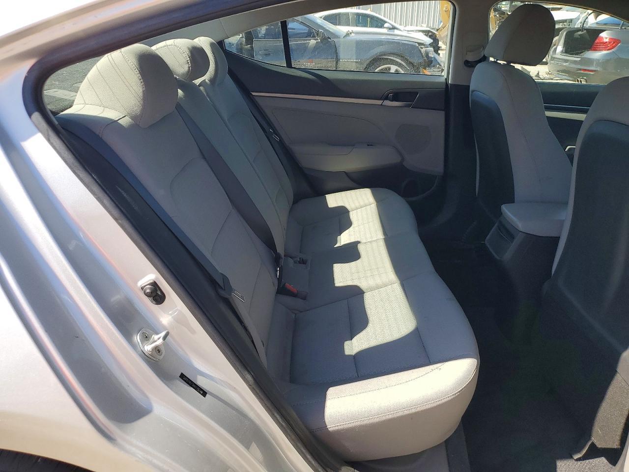 2017 Hyundai Elantra Se - zdjęcie 10