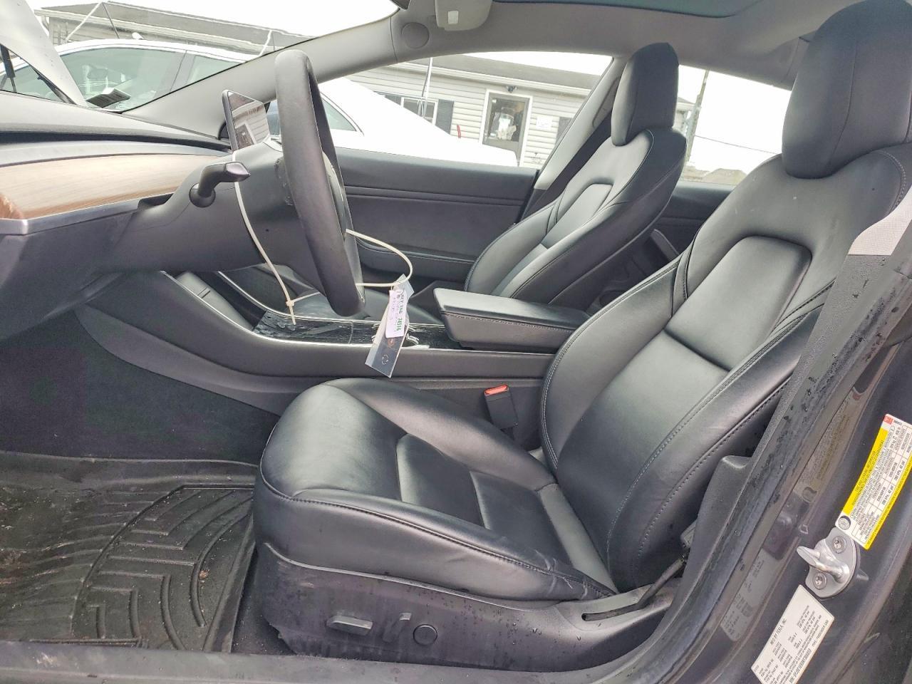 2019 Tesla Model 3 - zdjęcie 7