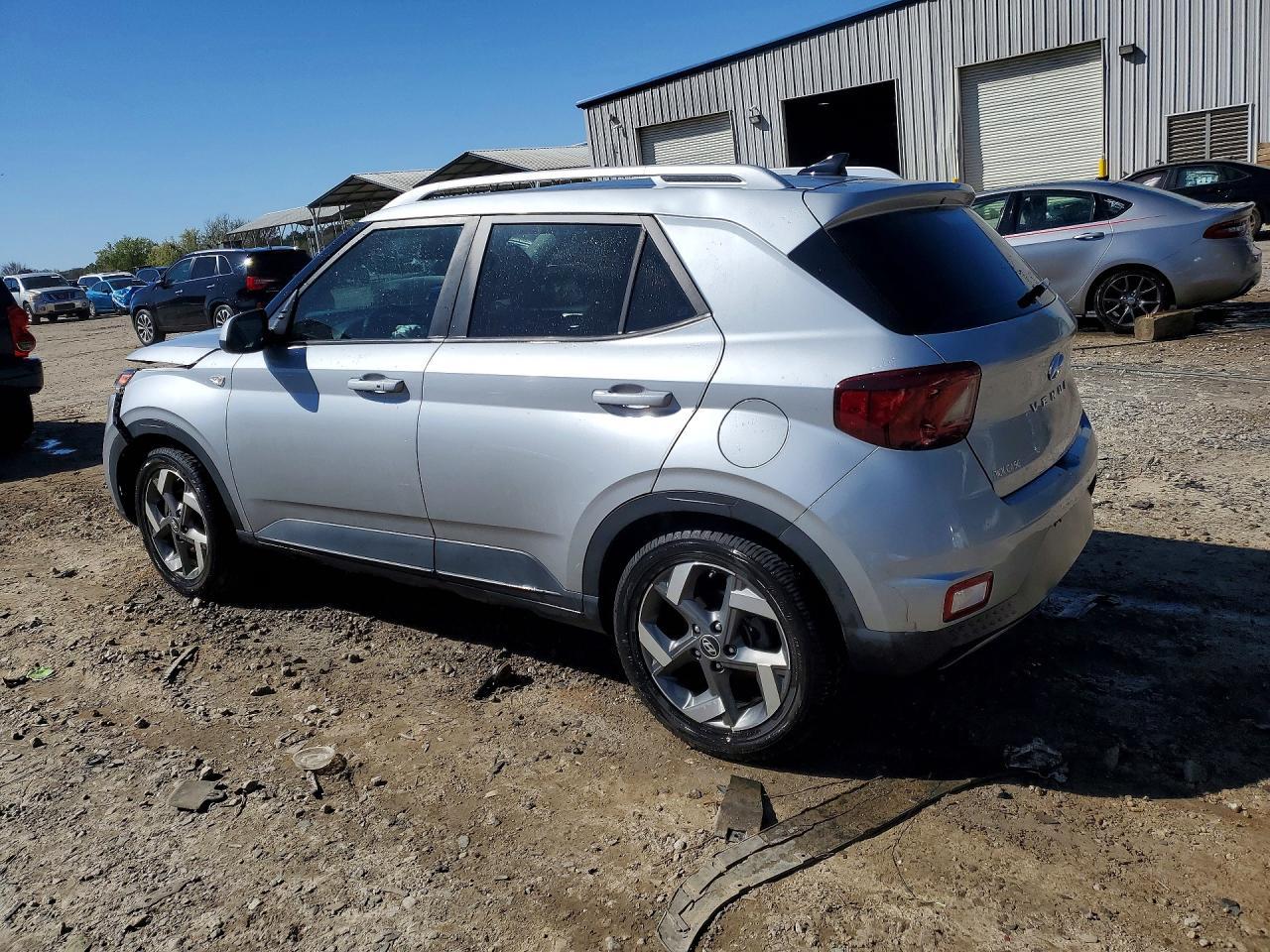 2021 Hyundai Venue Sel - zdjęcie 2