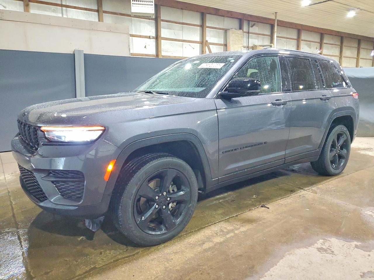 2024 Jeep Grand Cherokee Laredo - zdjęcie główne
