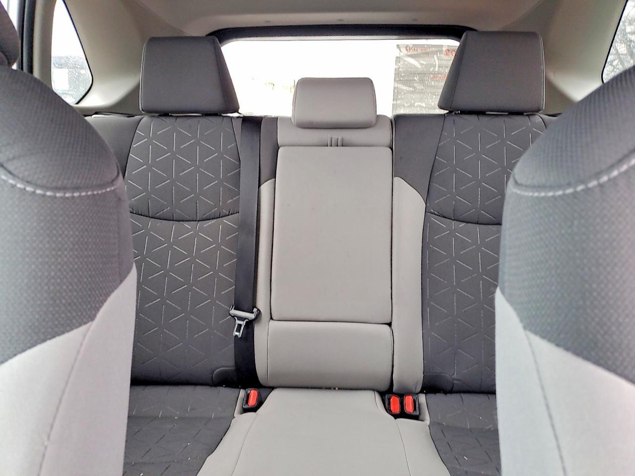 2021 Toyota Rav4 Xle - zdjęcie 10