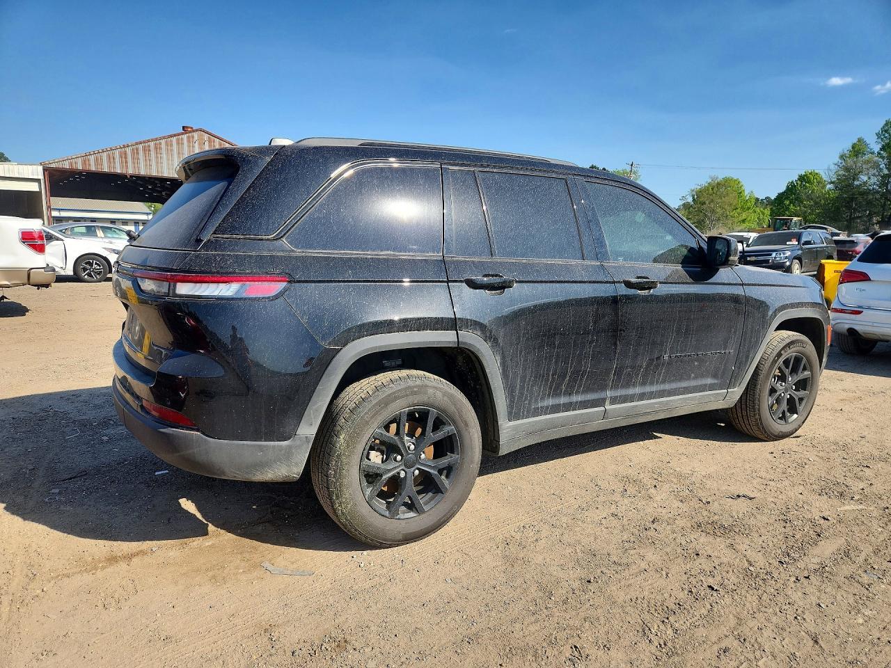 2025 Jeep Grand Cherokee Laredo - zdjęcie 3