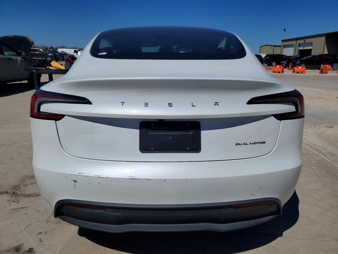 2024 Tesla Model 3 - zdjęcie 6