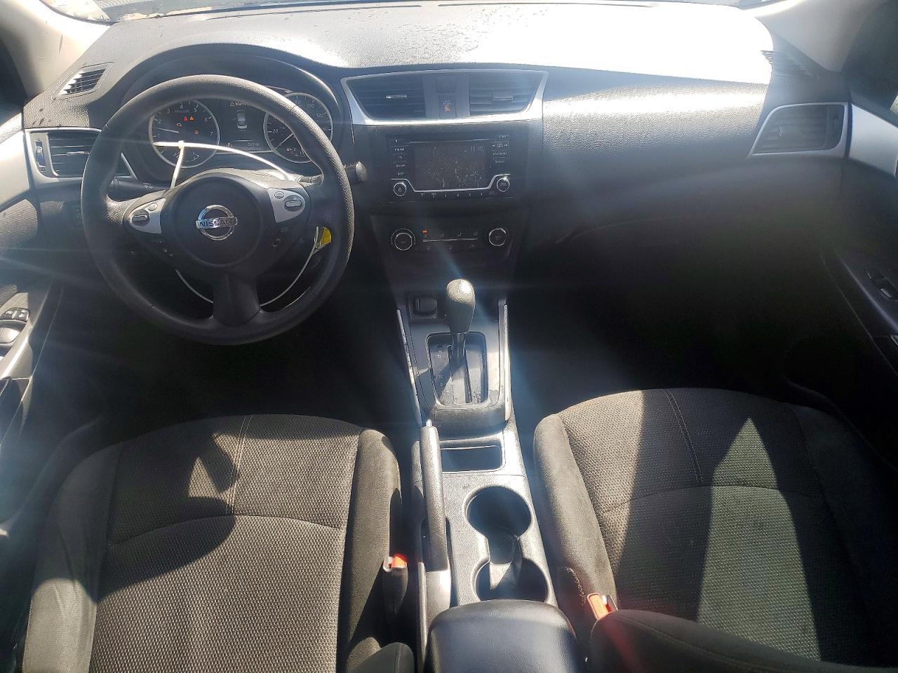 2018 Nissan Sentra S - zdjęcie 8