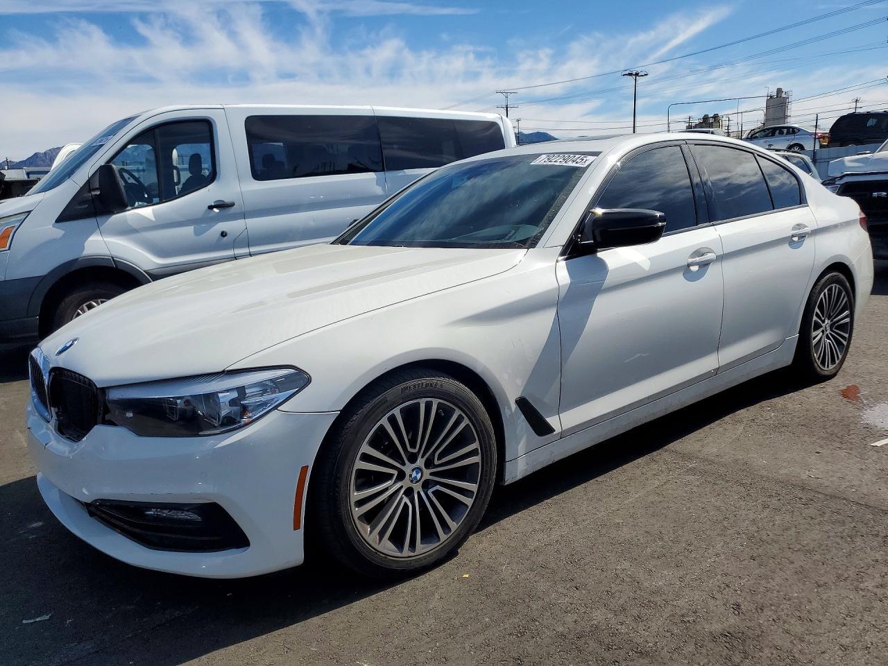 2022 BMW M550Xi - zdjęcie główne