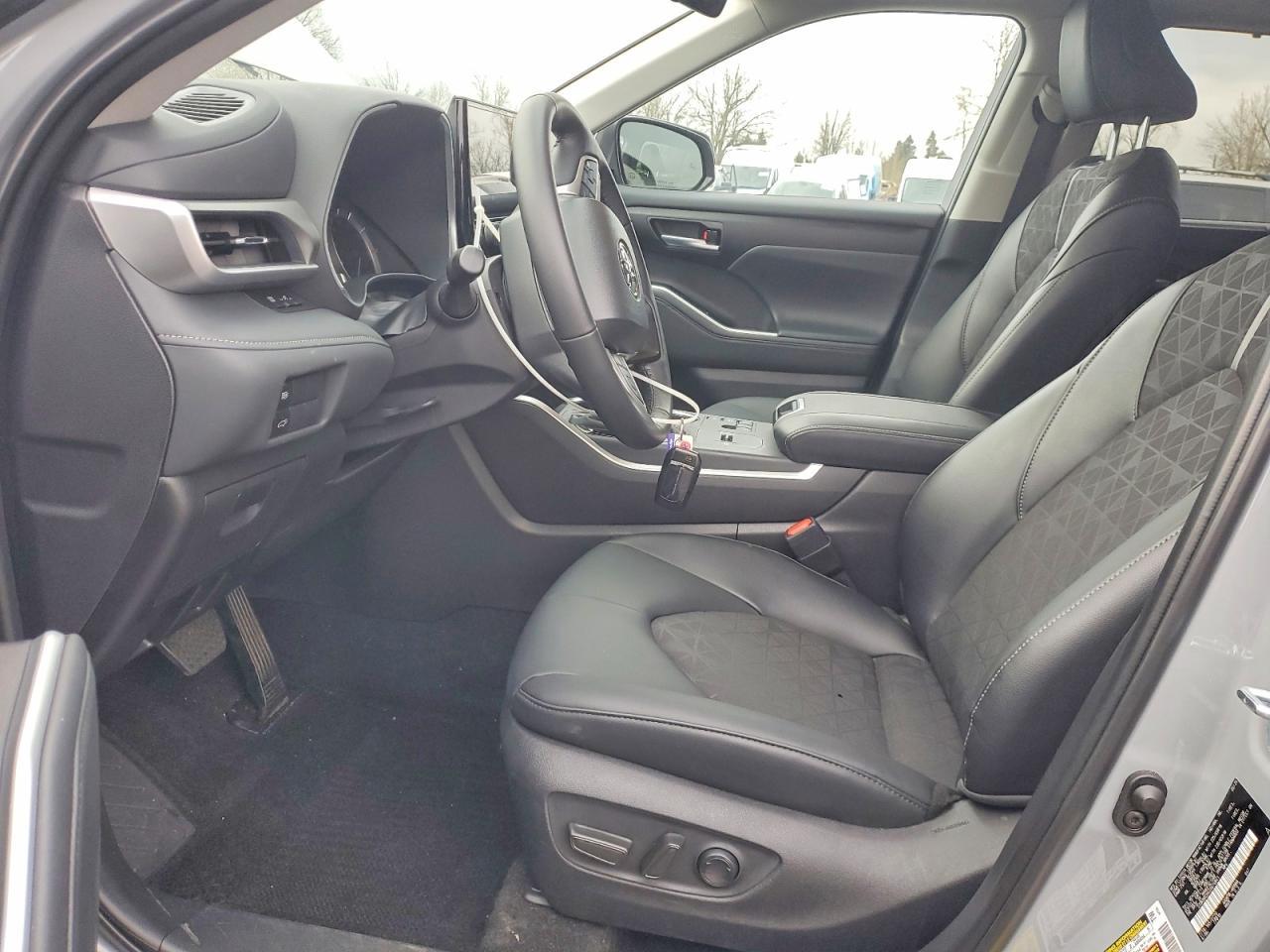 2025 Toyota Highlander Hybrid Xle Nightshade - zdjęcie 7