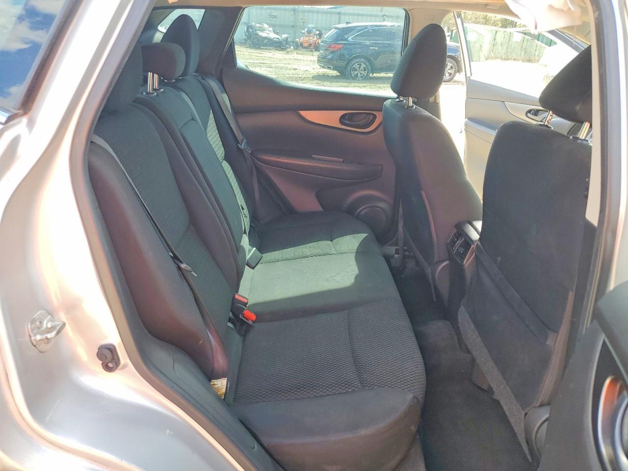 2017 Nissan Rogue Sport S - zdjęcie 11