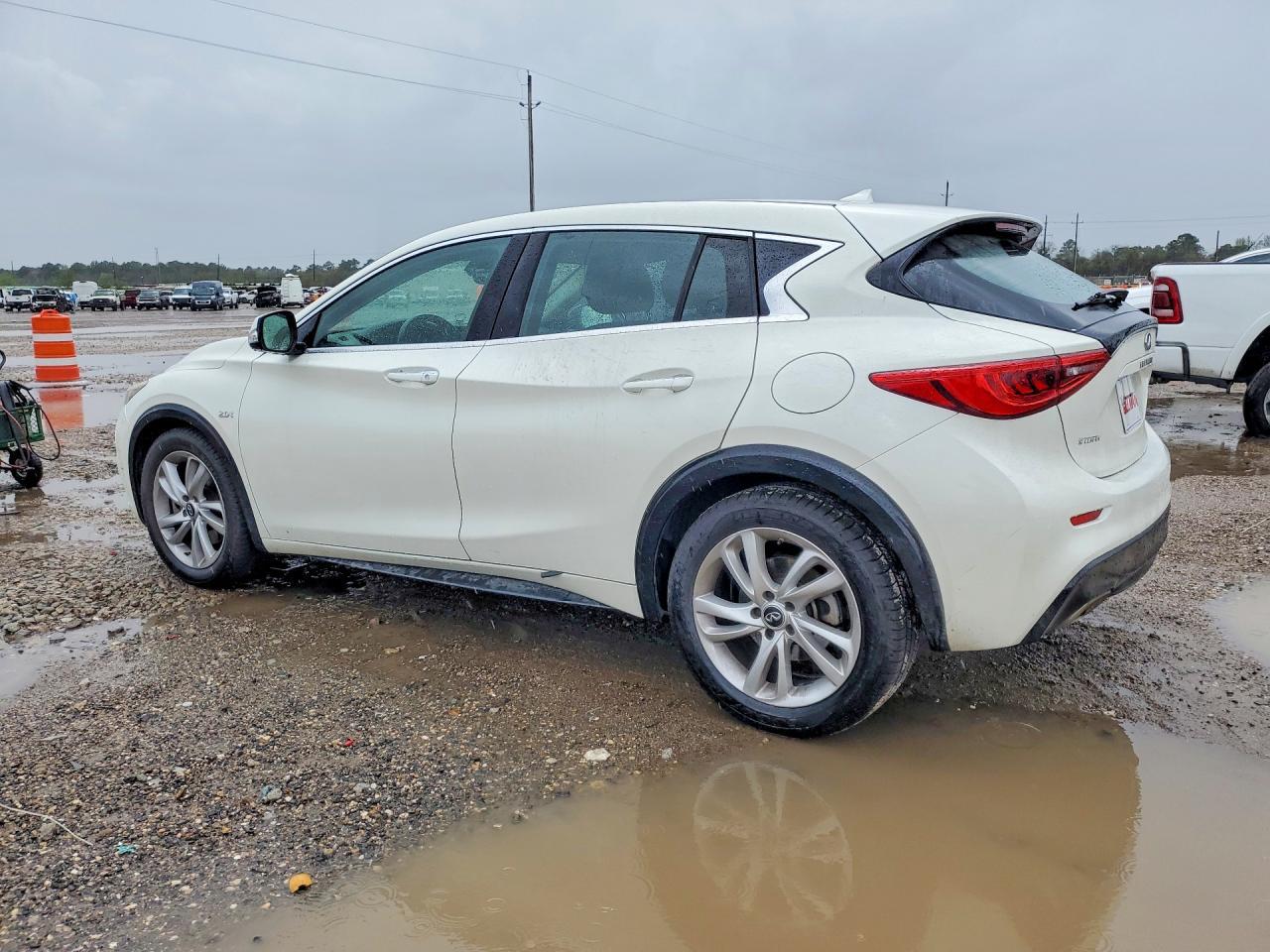 2019 Infiniti Qx30 Pure - zdjęcie 2