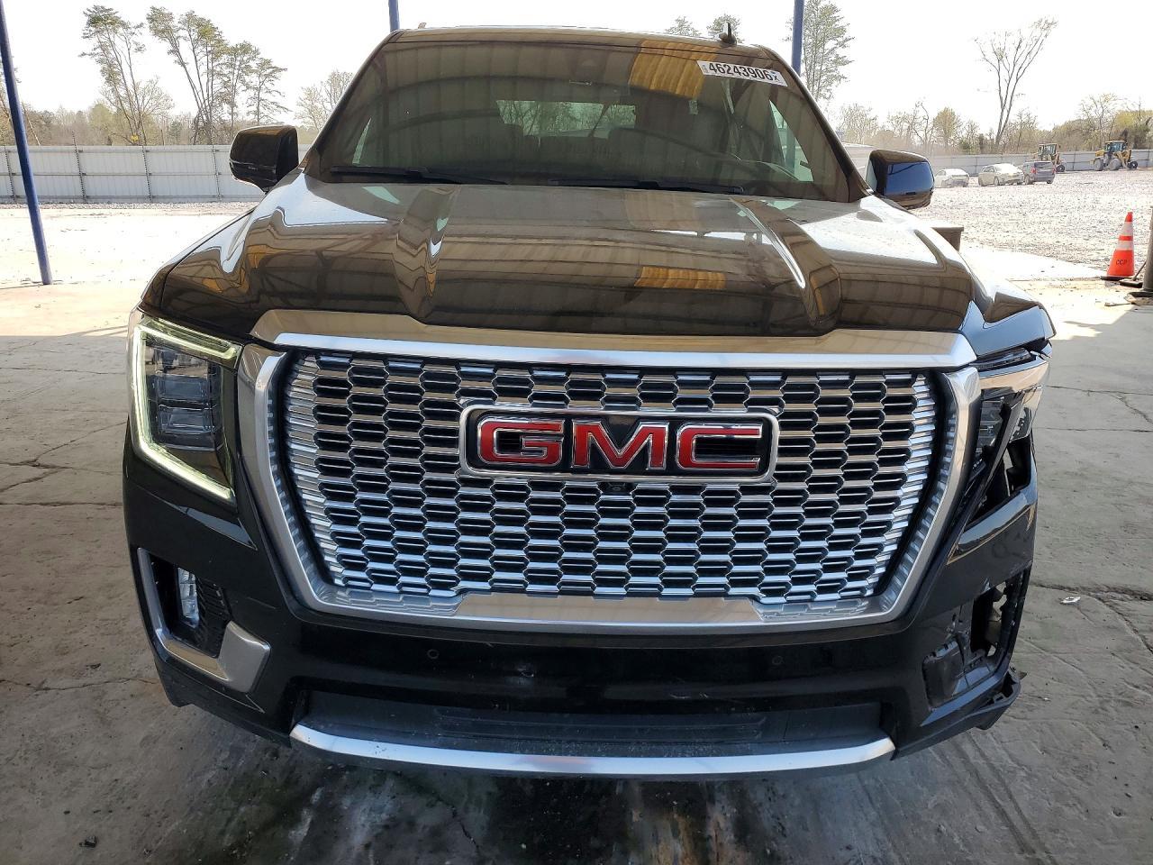 2021 GMC Yukon Denali - zdjęcie 5