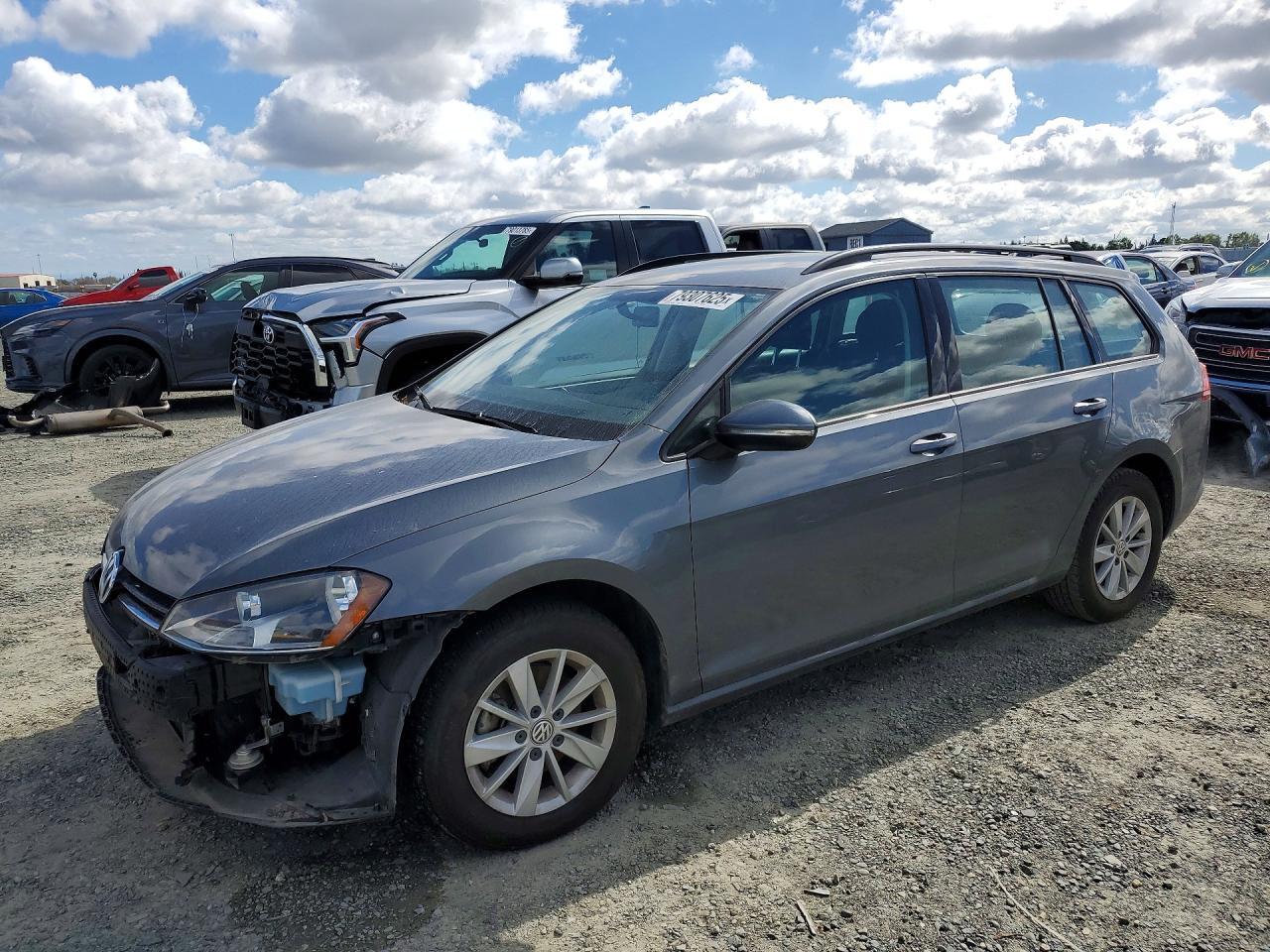 2017 Volkswagen Golf Sportwagen S - zdjęcie główne