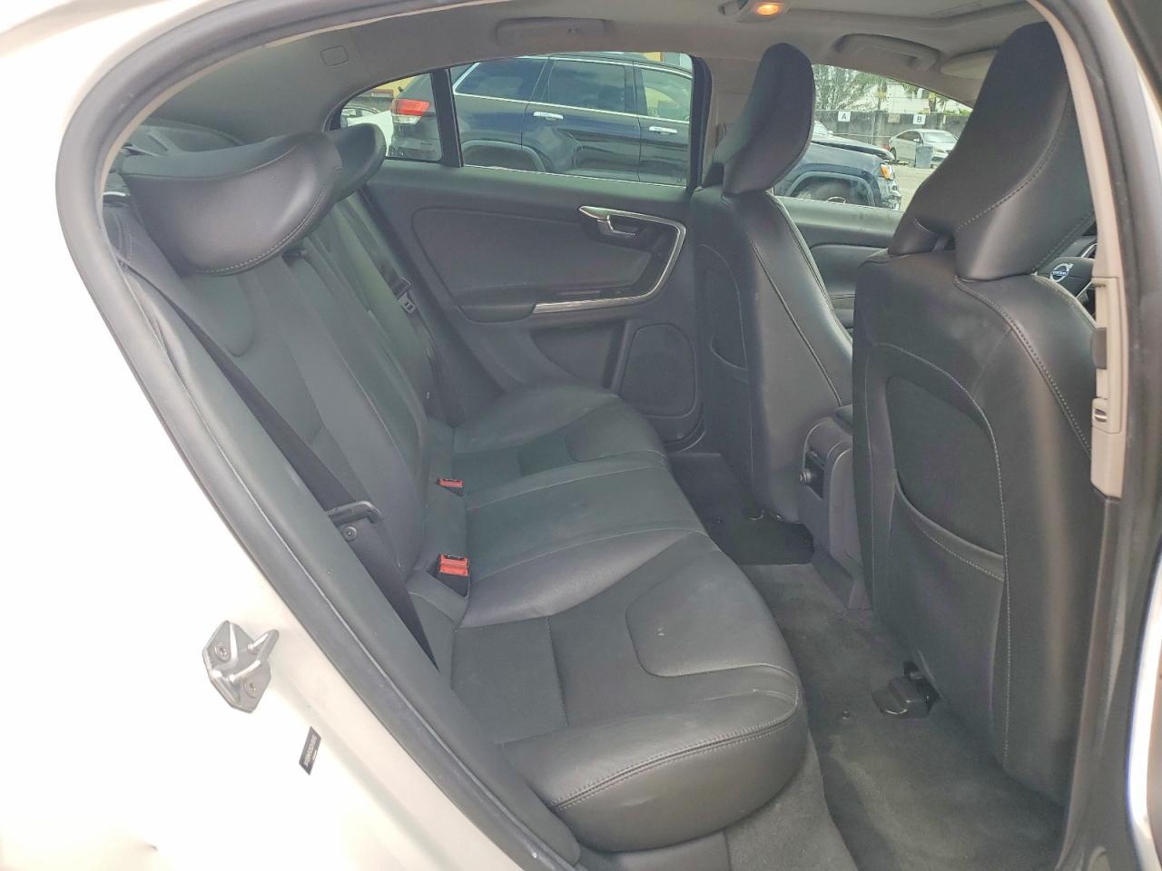 2016 Volvo S60 Premier - zdjęcie 10