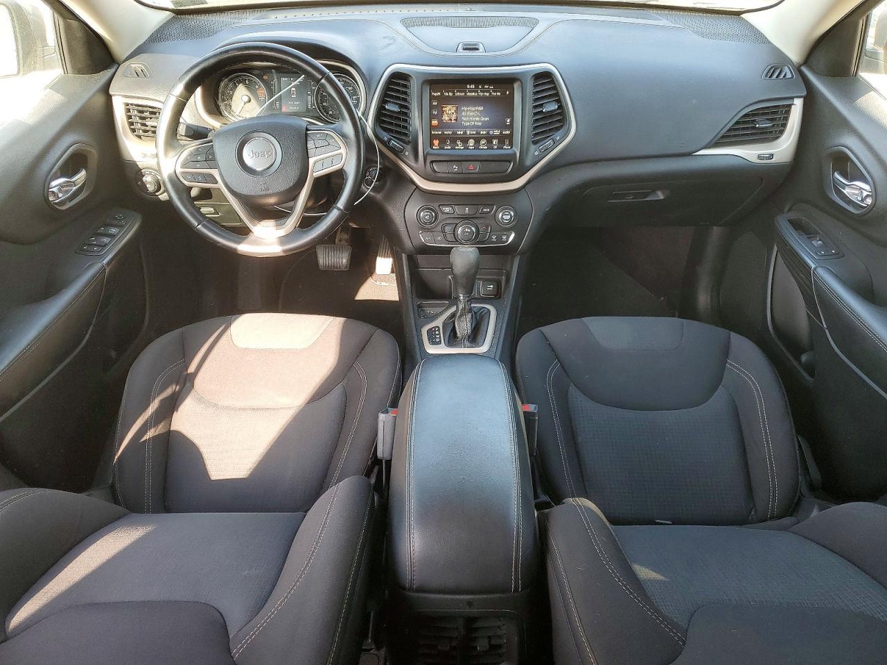 2017 Jeep Cherokee Latitude - zdjęcie 8