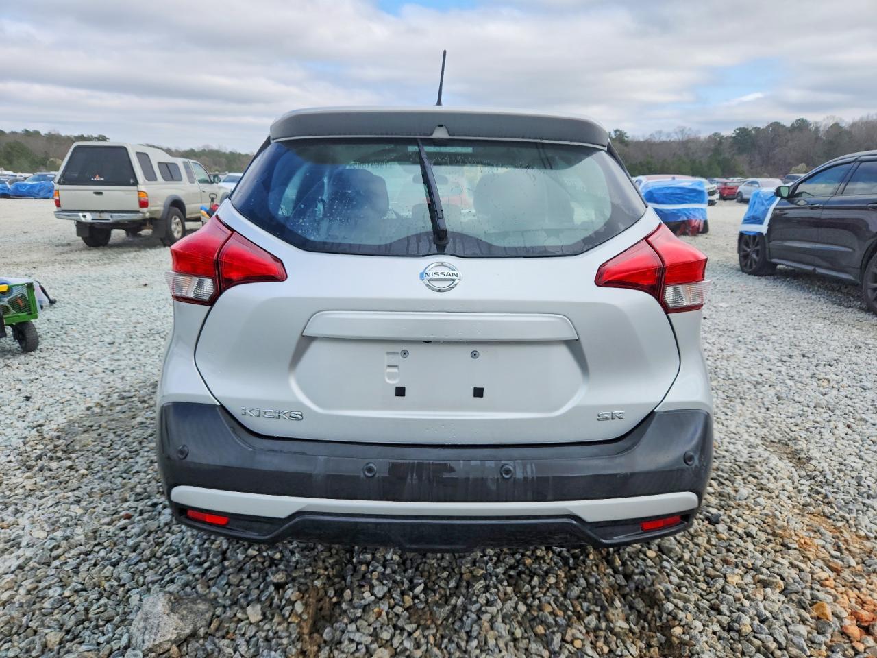 2020 Nissan Kicks Sr - zdjęcie 6