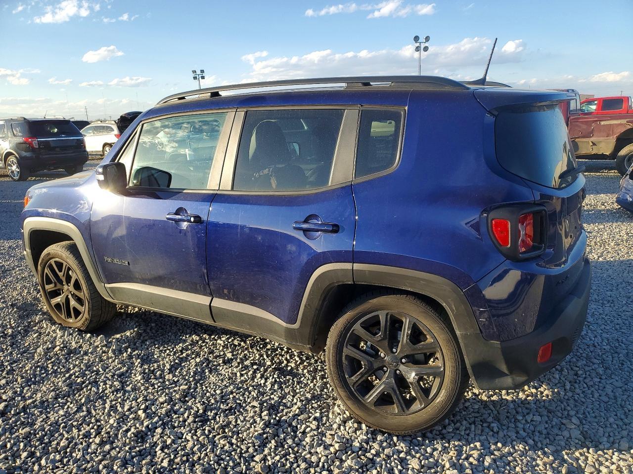 2018 Jeep Renegade Latitude - zdjęcie 2