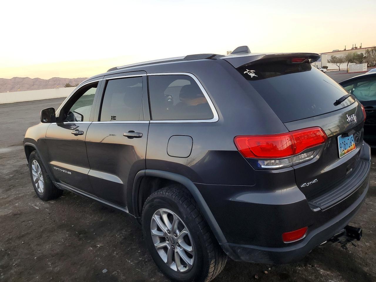 2015 Jeep Grand Cherokee Laredo - zdjęcie 2