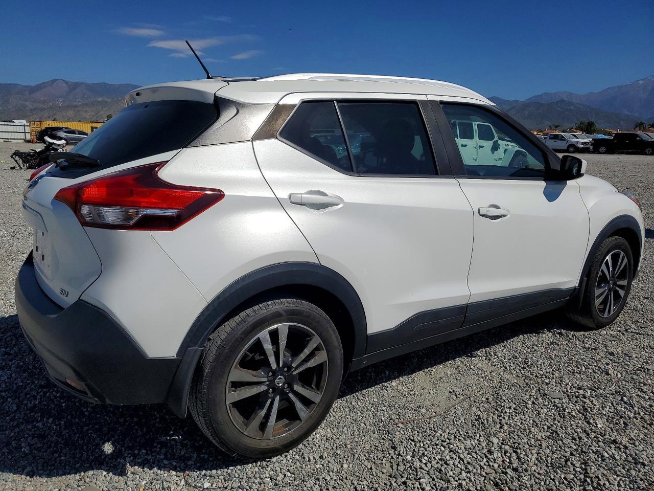 2018 Nissan Kicks Sv - zdjęcie 3