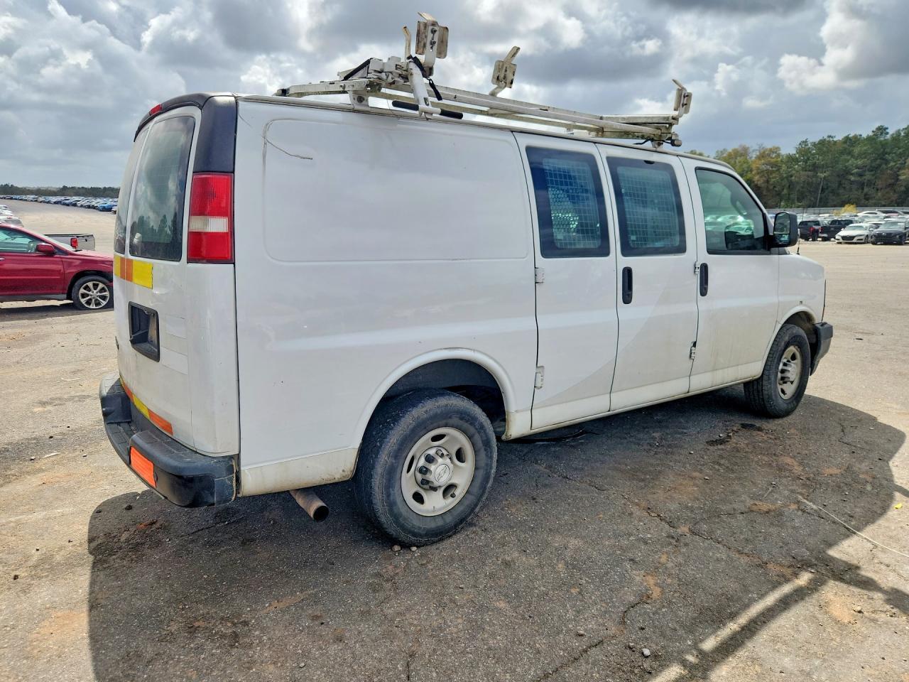 2017 Chevrolet Express G2500 - zdjęcie 3