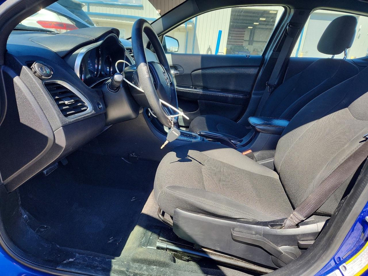 2014 Dodge Avenger - zdjęcie 7