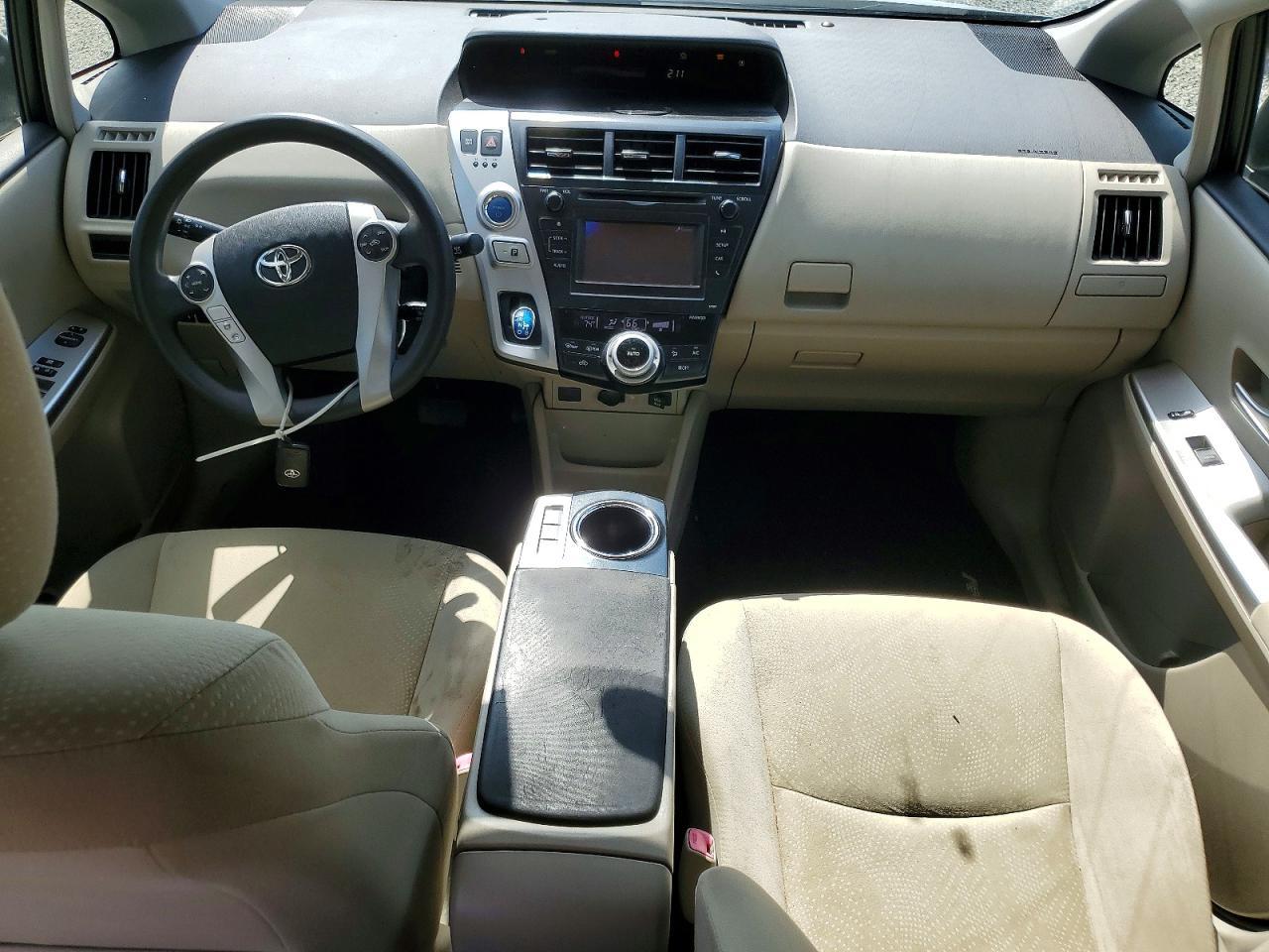 2014 Toyota Prius V Two - zdjęcie 8