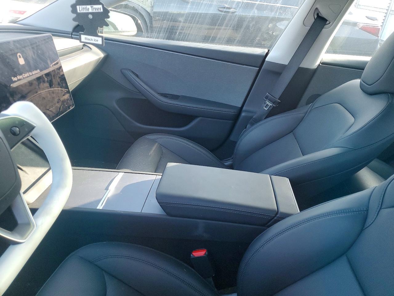 2026 Tesla Model 3 - zdjęcie 7