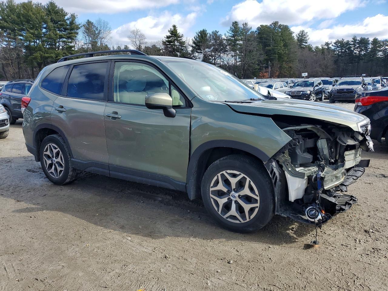 2019 Subaru Forester Premium - zdjęcie 4