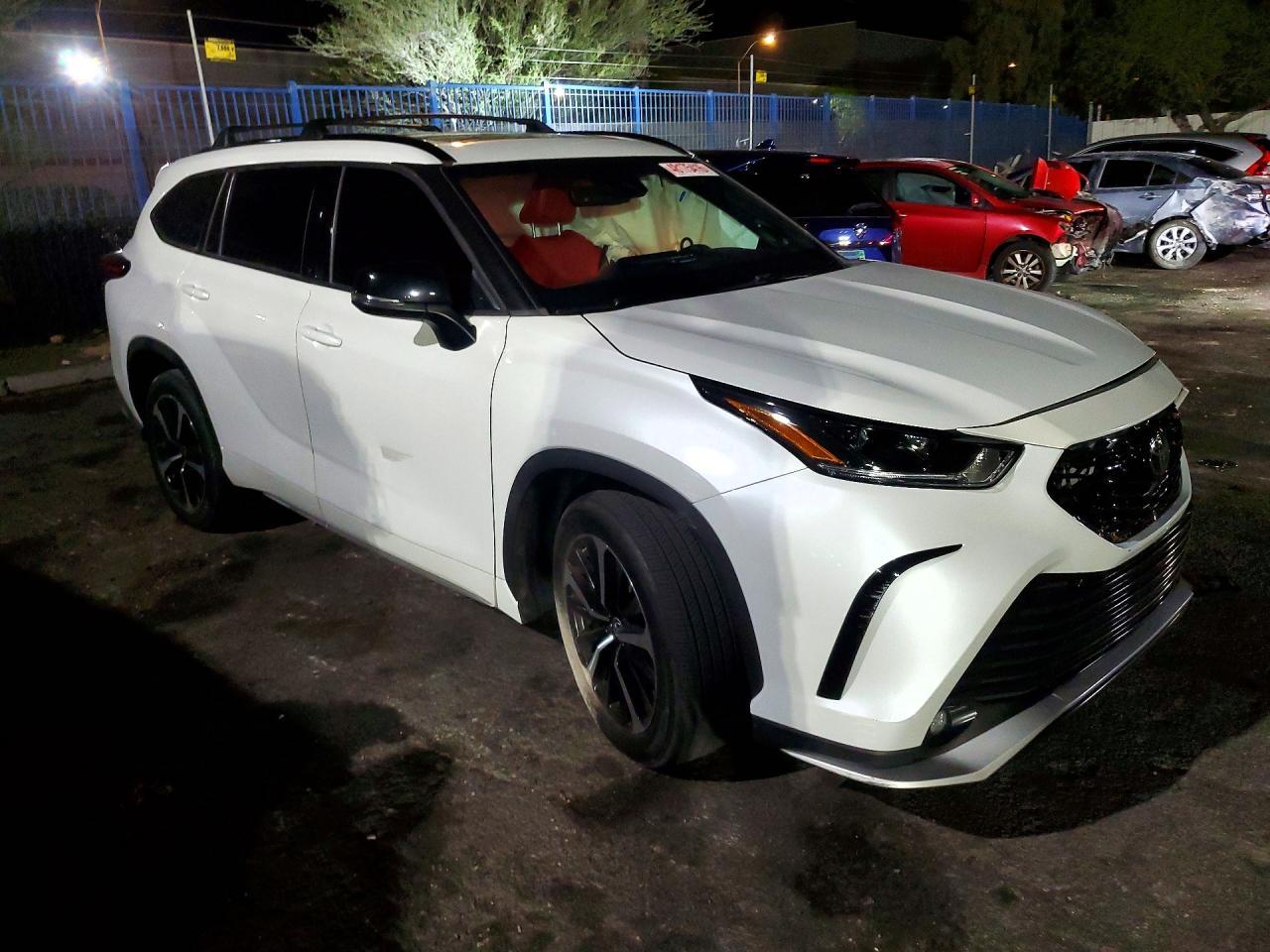 2022 Toyota Highlander Sport - zdjęcie 4