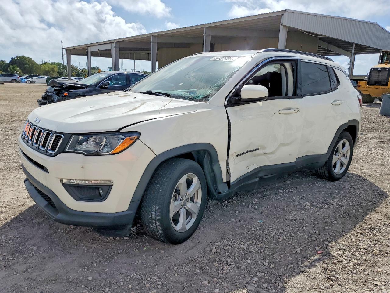 2021 Jeep Compass Latitude - zdjęcie główne