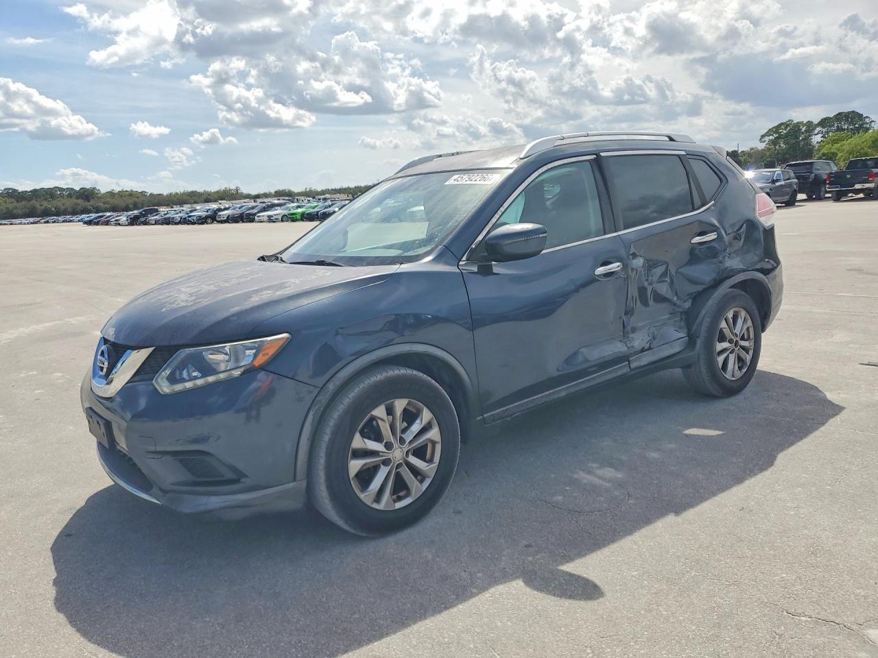 2016 Nissan Rogue Sv - zdjęcie główne