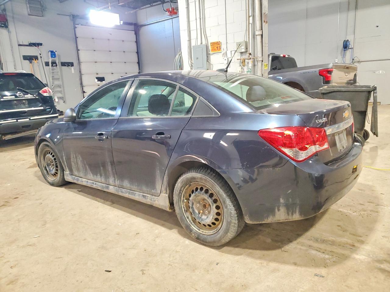 2014 Chevrolet Cruze Ls - zdjęcie 2