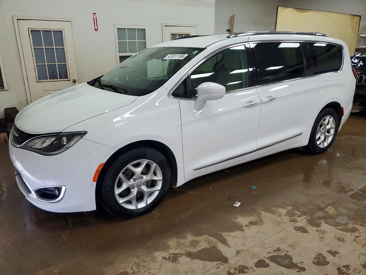 2020 Chrysler Pacifica Touring L Plus - zdjęcie główne